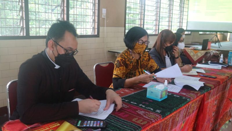 REKTOR PERCAYAKAN HIWANIKA TATA KEASRIAN FAKULTAS, GUEST HOUSE DAN KAMPUS II KATOLIK CENTER