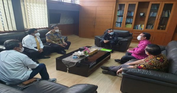 PENGURUS YAYASAN SANTO THOMAS BERSAMA REKTOR UNIKA AUDIENSI DENGAN KEPALA LLDIKTI I SUMUT